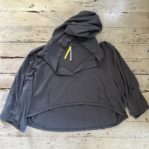 Lole 1/2 sleeve cropped hoodie GRAY size MEDIUM